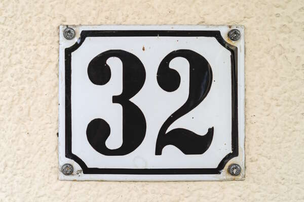 Pauline 32